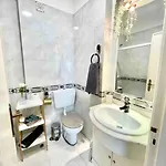 Διαμέρισμα Sky View 3br + Near Airport + Free Parking Lisboa