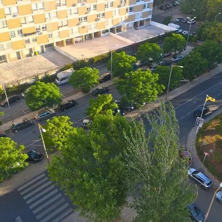Sky View 3br + Near Airport + Free Parking Apartment Lisbon