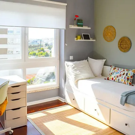 Sky View 3br + Near Airport + Free Parking Apartment *