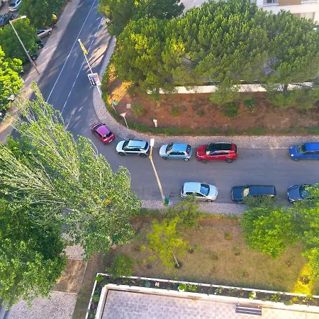 Sky View 3br + Near Airport + Free Parking Apartment Lisbon