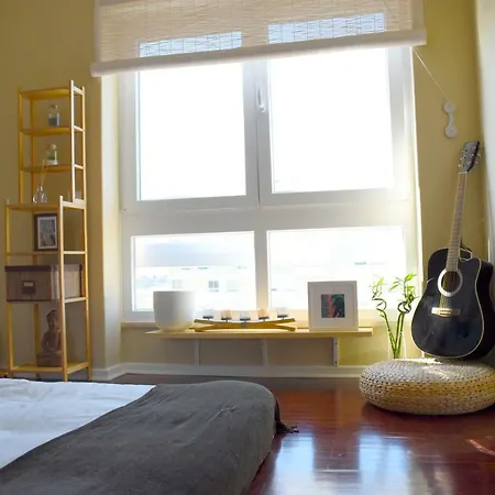 Sky View 3br + Near Airport + Free Parking * Lisbon