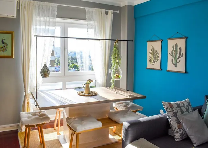 Sky View 3br + Near Airport + Free Parking Lägenhet *
