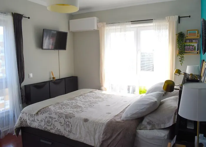 Sky View 3br + Near Airport + Free Parking
